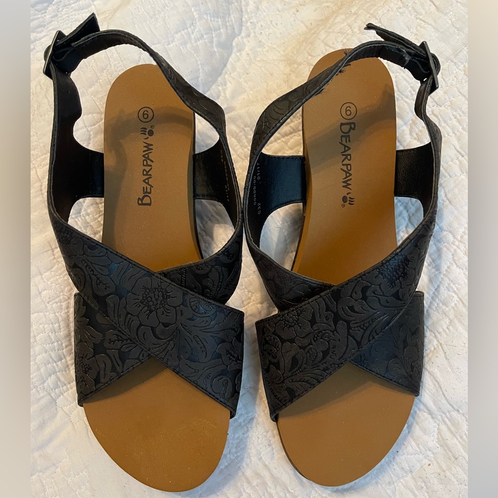 Bearpaw black women’s sandals